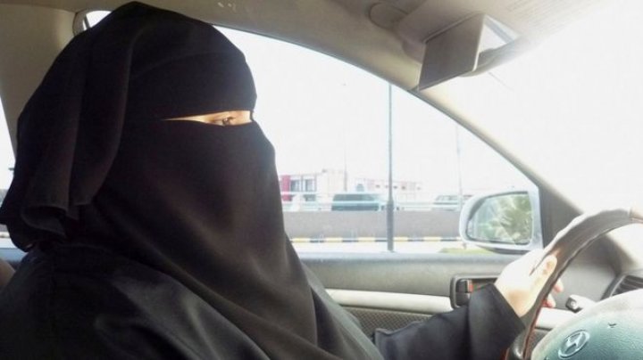 В Саудовской Аравии женщинам разрешили сесть за руль