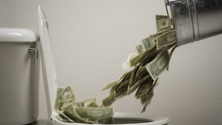 Полиция в недоумении: Десятки тысяч евро были смыты в туалет женевского банка