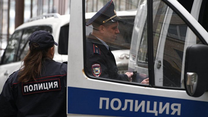Шесть торговых центров эвакуировали в Москве после звонков о минировании
