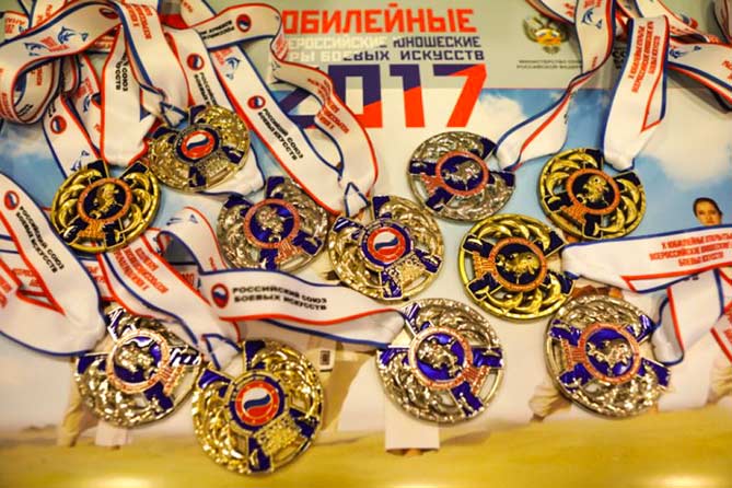 медали спорсменов Поволжской академии боевых искусств
