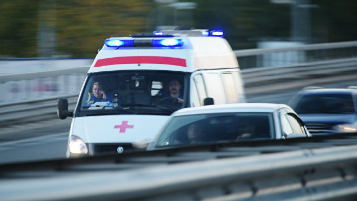 Видео: карета скорой помощи сбила ребенка в Петербурге