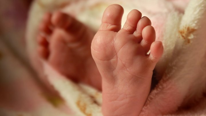 Двое младенцев умерли у 42-летней мамы при домашних родах в Петербурге