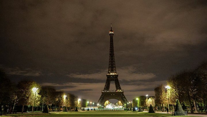 Скорбная годовщина: в Париже помянули жертв теракта 2015 года