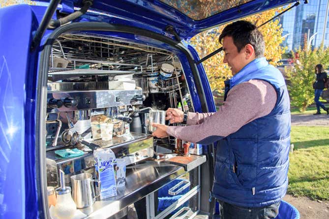 Мобильная кофейня: доход от 5 000 до 50 000 рублей в день