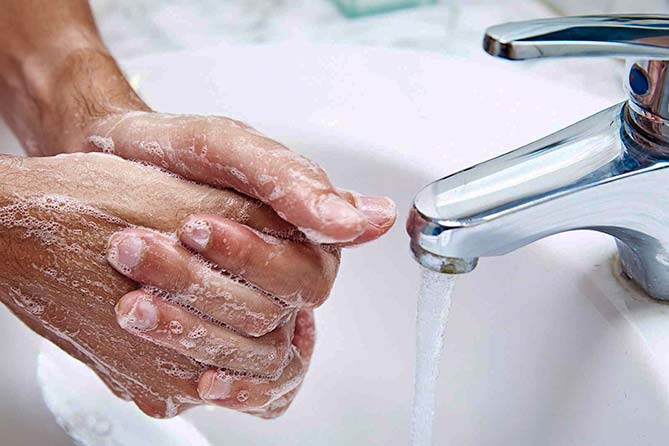 Тяжелые болезни: Только 5 процентов людей в мире правильно моют руки