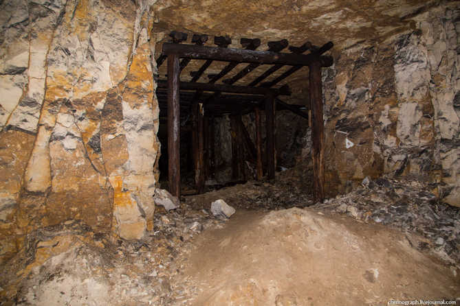 старинная пещера Волга