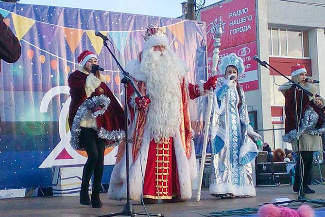 Дед Мороз из Великого Устюга на Центральной площади
