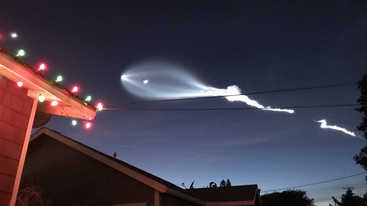 Полёт ракеты Falcon 9 оставил 