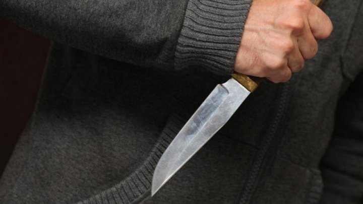 В Японии неизвестный с ножом напал на прохожих