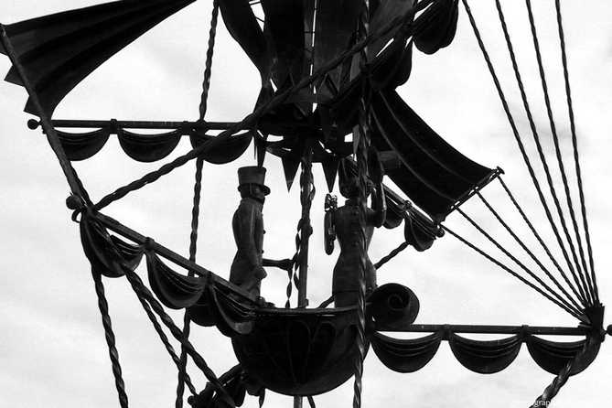 Монументально-скульптурная композиция "Воздушный шар" из серии "История транспорта"