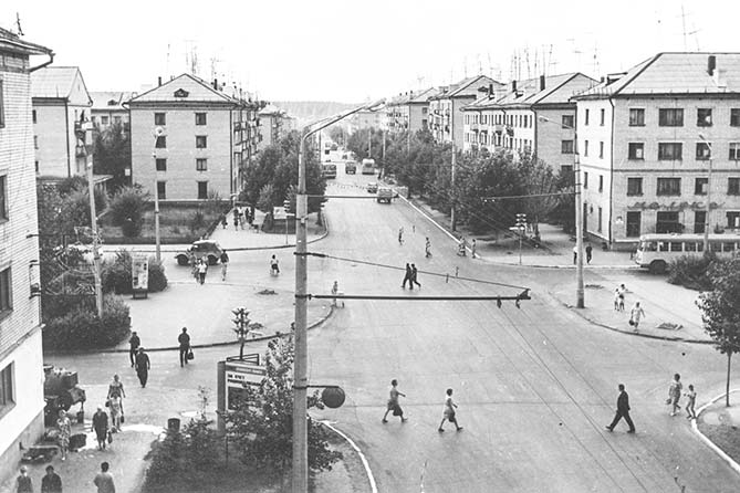на старой фотографии улицы города Жилина и Мира