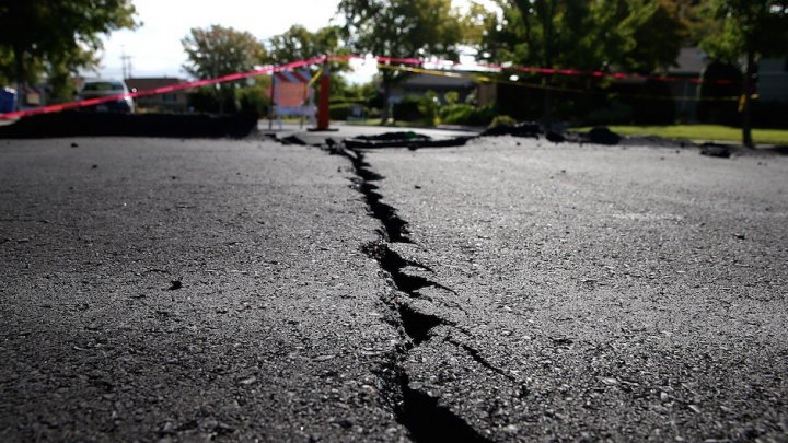 Мощное землетрясение в Японии, объявлена угроза цунами