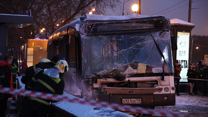 Водитель въехавшего в подземный переход в Москве автобуса не признал вину