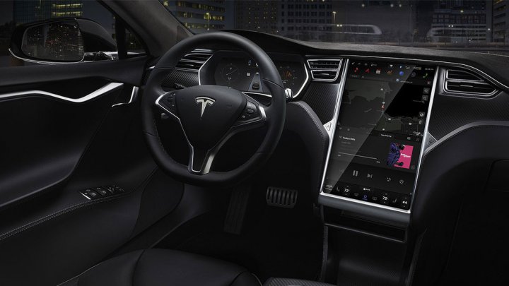 Автомобили Tesla будут слушаться голоса хозяина