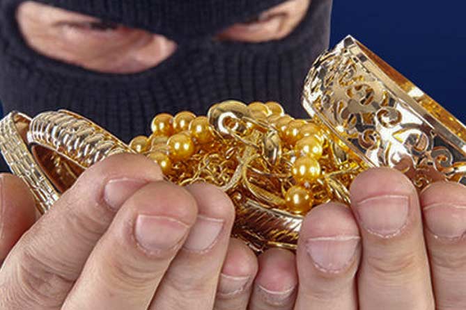 Похитил золотых украшений на 600 000 рублей