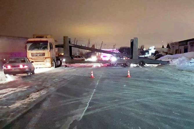 01-02-2018: Столкновение грузовоза с легковым автомобилем