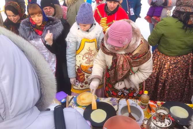 Жители Тольятти отметили Масленицу 2018