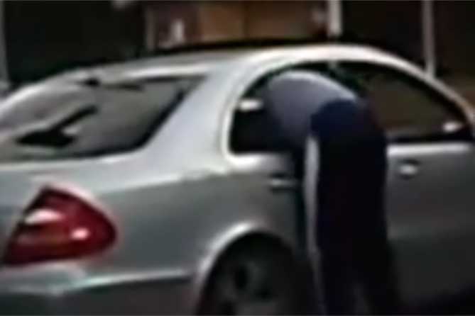 Школьный товарищ: Жителя Тольятти ограбили в собственном автомобиле