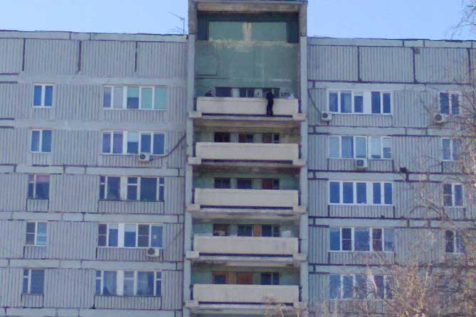 В Тольятти мужчина пытался спрыгнуть с 16 этажа