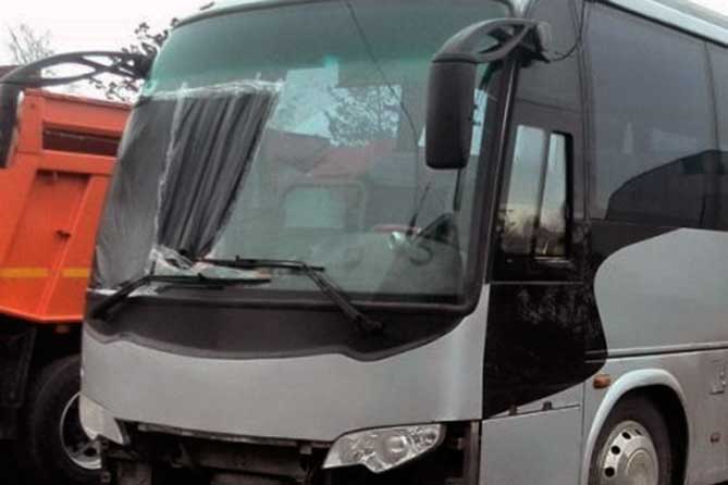 Автобус из Тольятти с пассажирами съехал в кювет