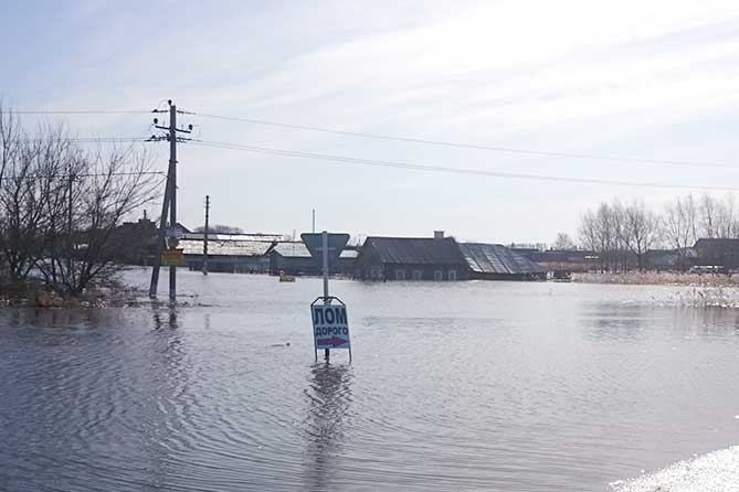 затопило село Нижнее Санчелеево