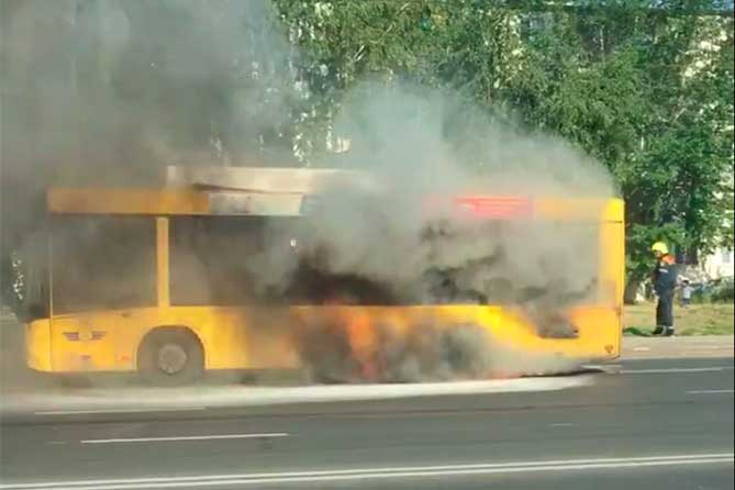 возгорание автобуса на Автозаводском шоссе