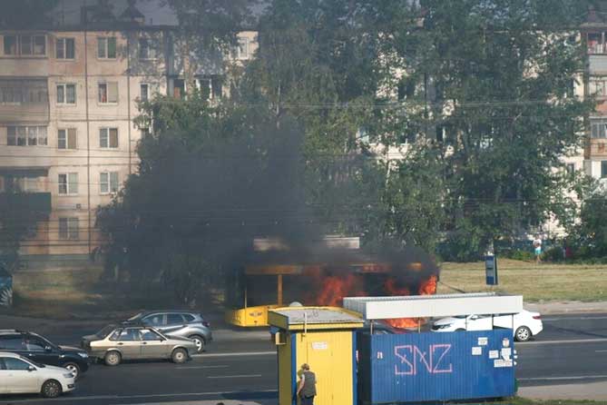 На Автозаводском шоссе загорелся автобус