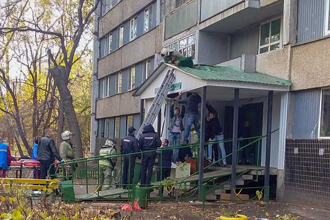 В Тольятти 20-летняя девушка упала с 12-го этажа