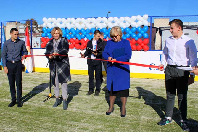 На территории тольяттинского машиностроительного колледжа открылась новая спортплощадка