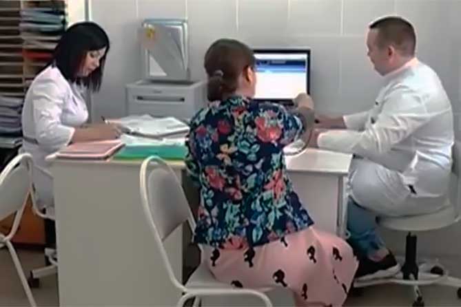 Наши врачи в среднем получают 58 174 рубля, учителя – 29 598 рублей