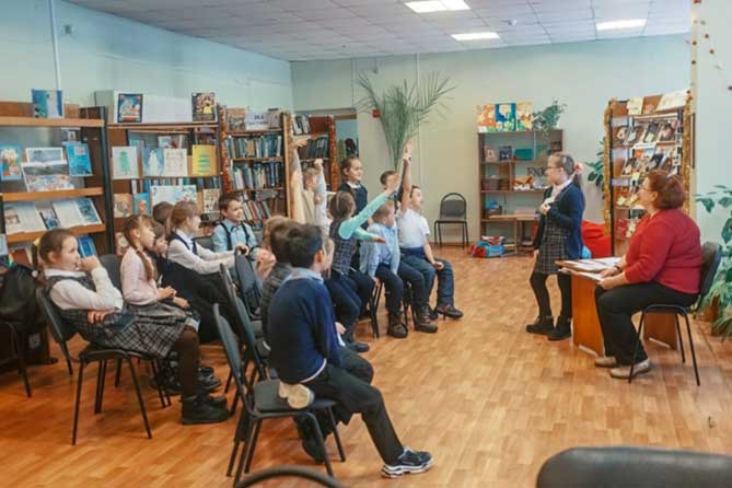 Новогодние «Бабушкины сказки 2018» в юношеской библиотеке Тольятти