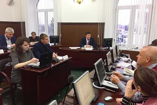 Депутаты Тольятти ищут способы оторвать детей от компьютерных игр и вовлечь в занятия физкультурой