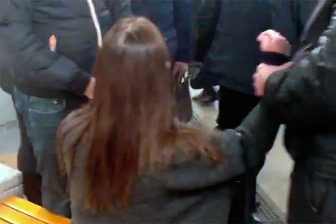 Полицейские в Тольятти задержали женщину, подозреваемую в растрате 359 726 рублей