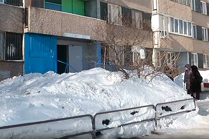 В Тольятти молодой человек, упавший с 16 этажа, госпитализирован в реанимацию