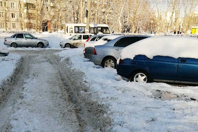 дорога не очищена от снега на Степана Разина