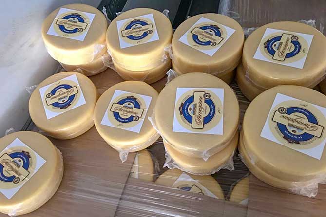 Сыр без маркировки спрятали под казахским «Пармезаном»