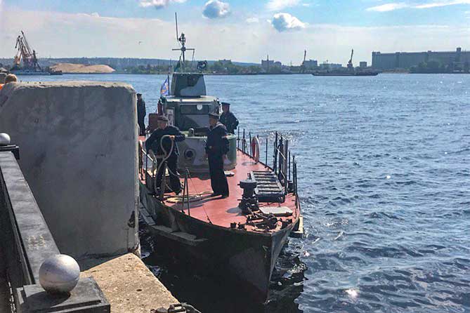 В Тольятти 19 июня 2019 года из Керчи прибыл бронекатер БК-73
