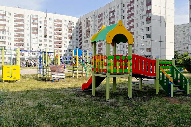 В Тольятти 11 июня 2019 года торжественно открыли детскую и спортивную площадки