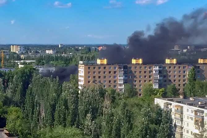 В Тольятти горела автостоянка на улице Дзержинского 3 июля 2019 года