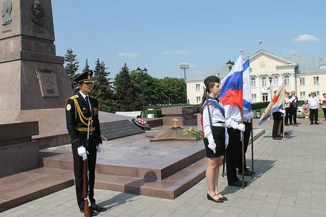 День ВМФ в Тольятти: Церемония возложения цветов к Вечному огню 27 июля 2019 года