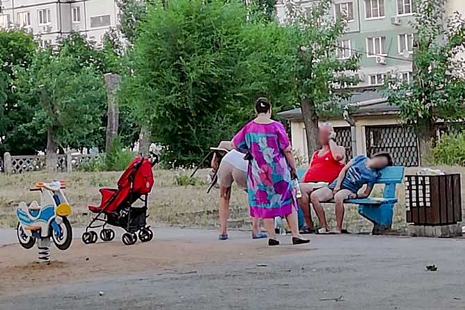 Вот так бывает в Тольятти: Проверка неподобающего поведения молодой женщины