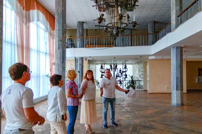 холл в Тольяттинской филармонии