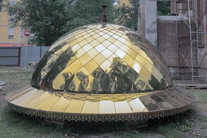 В храме Тольяттинского государственного университета освятят купол и крест