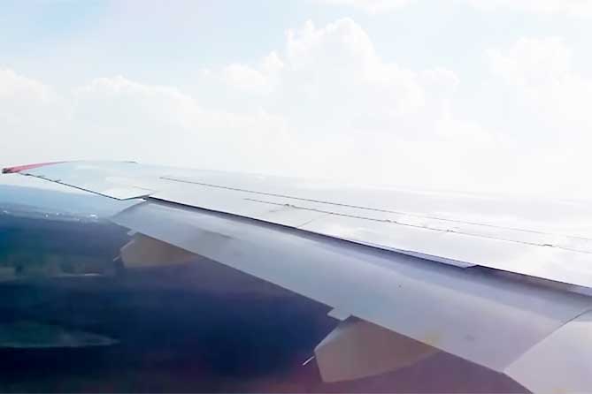 Пассажирский Sukhoi Superjet 100 экстренно приземлился в Курумоче