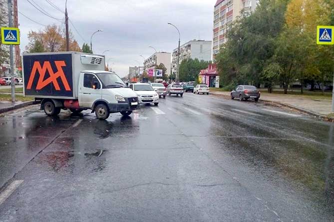На пешеходном переходе на улице Дзержинского под колеса «Газели» попал 12-летний мальчик